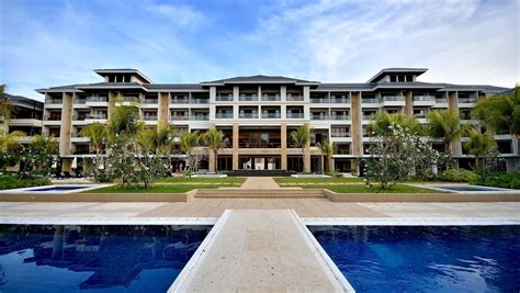 hotels near alona beach